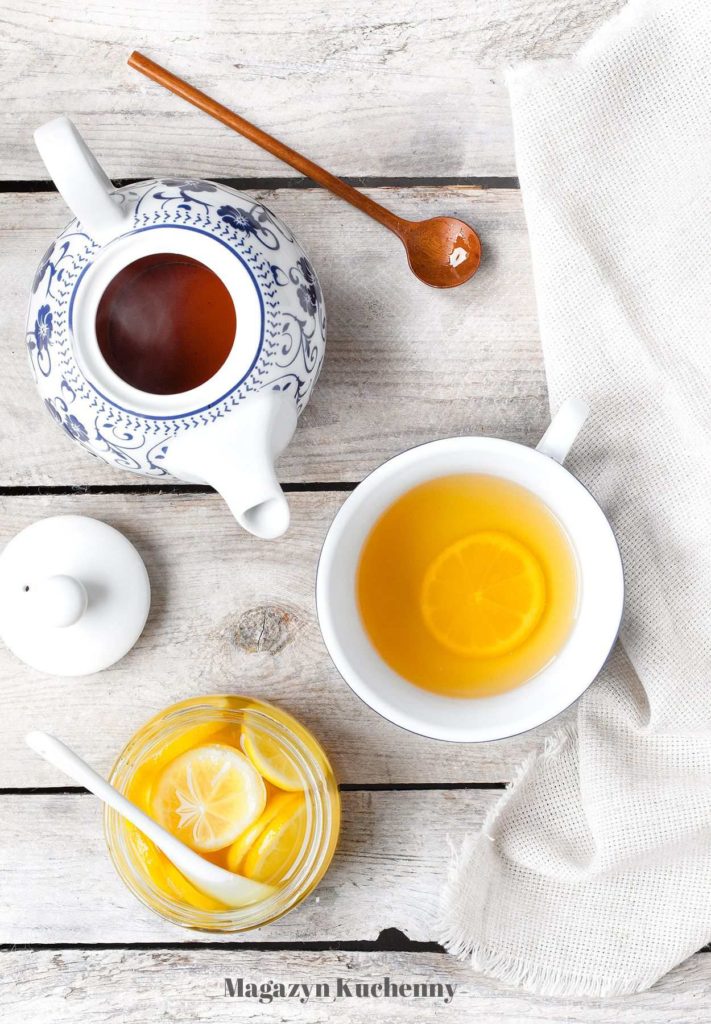 Cytryny w rumie i miodzie do herbaty