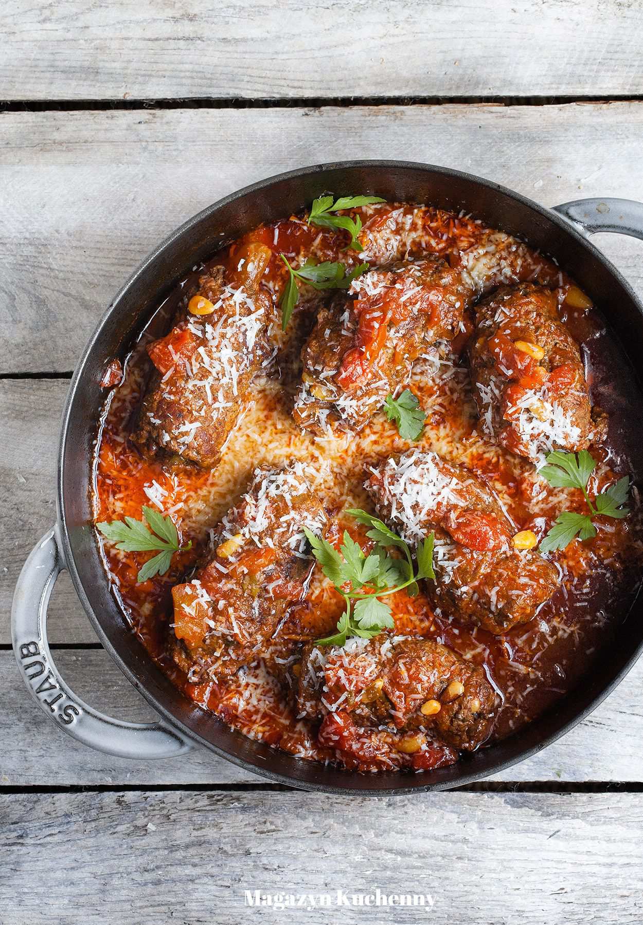 Włoskie zrazy wołowe w sosie pomidorowym
